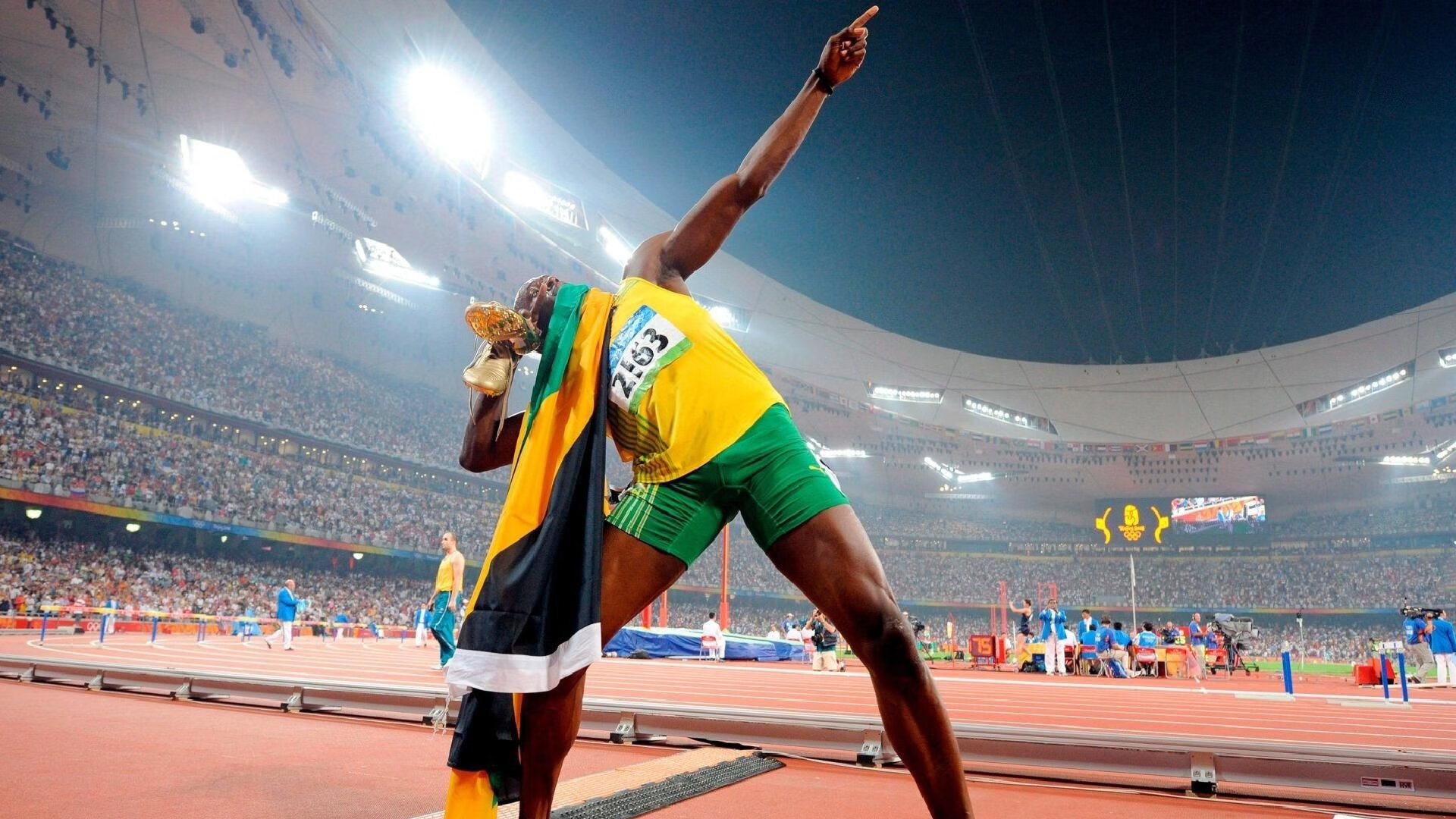 波兰巅峰对决胜出丹麦，克瓦拉茨赫利亚展现巨星价值，当格鲁吉亚梅西撕碎北欧童话