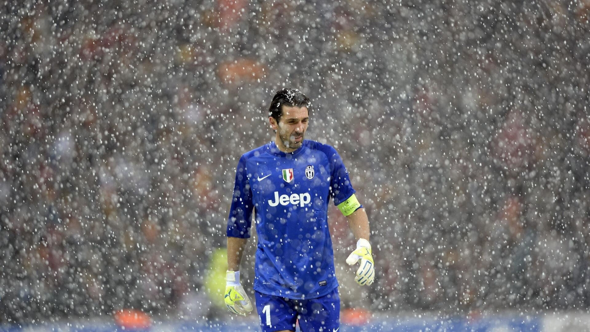 埃及碾压沙特,范戴克成为关键先生,当铁血防线遇上沙漠风暴